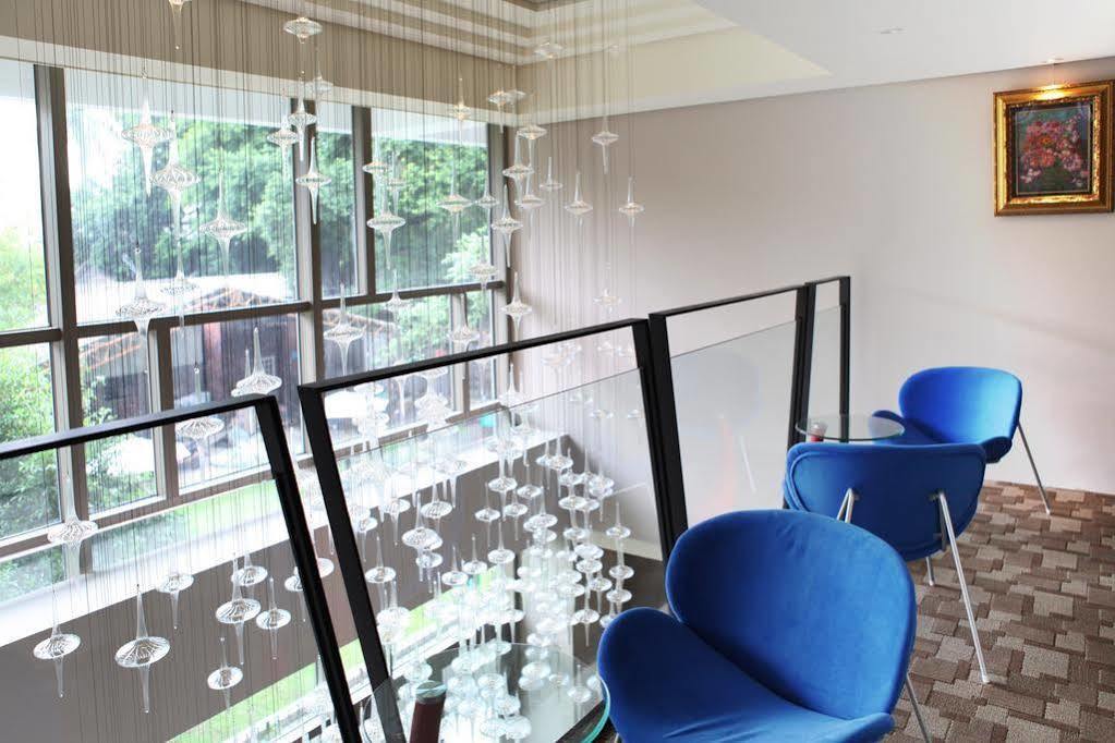 Micasa Hotel Тайчжун Экстерьер фото