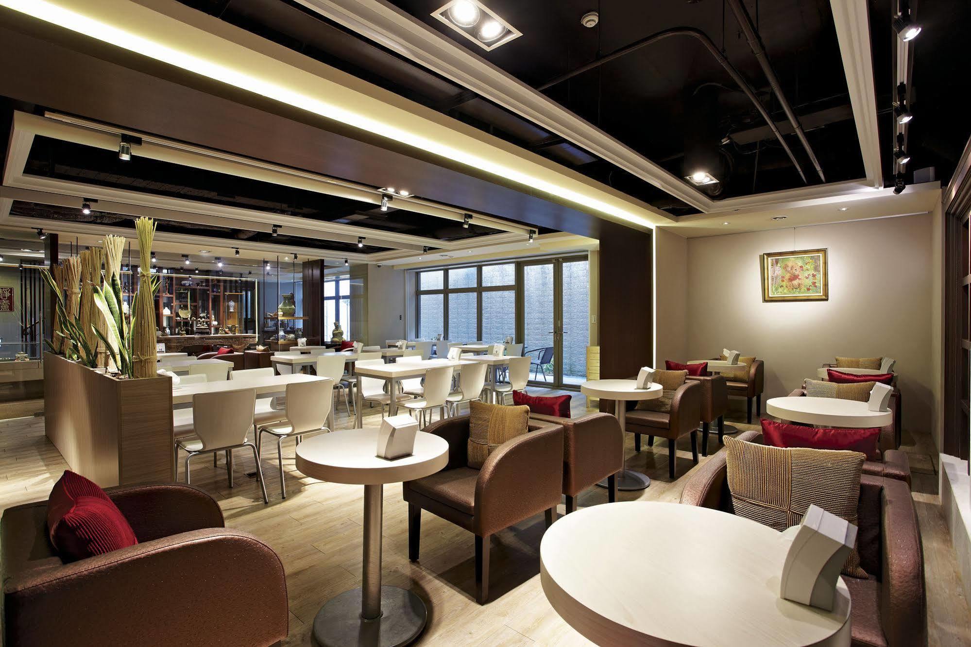 Micasa Hotel Тайчжун Экстерьер фото