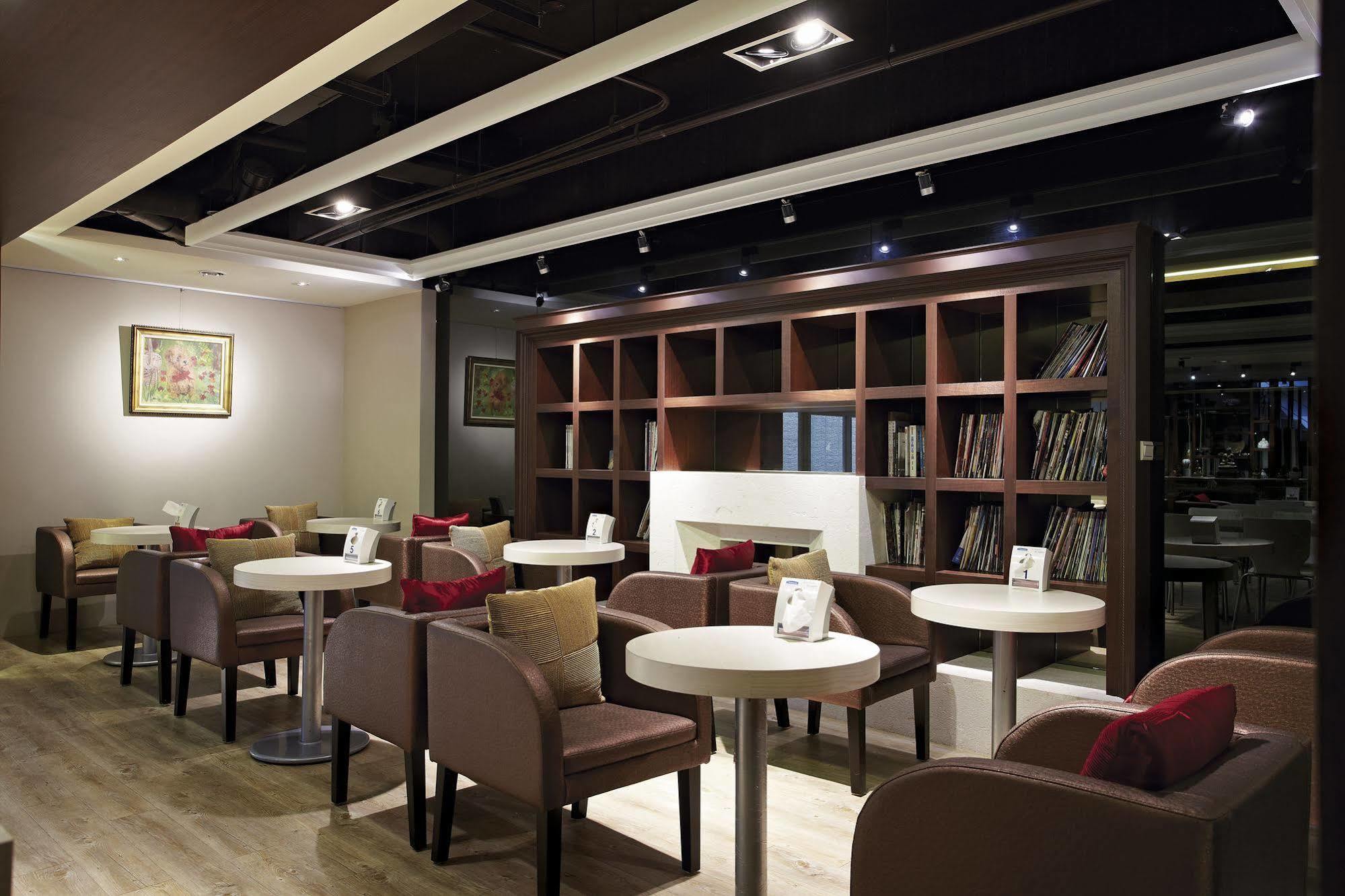 Micasa Hotel Тайчжун Экстерьер фото