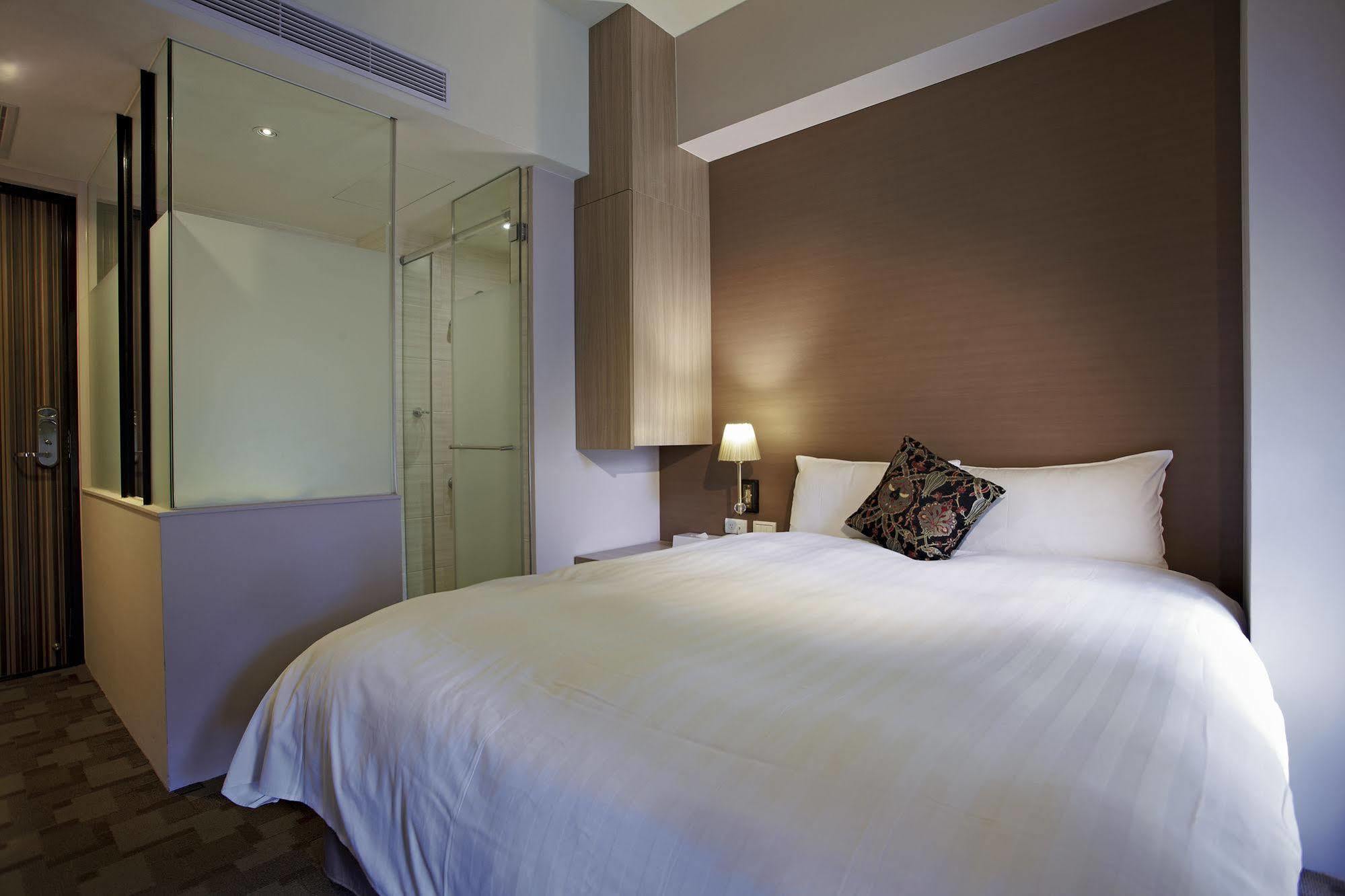 Micasa Hotel Тайчжун Экстерьер фото